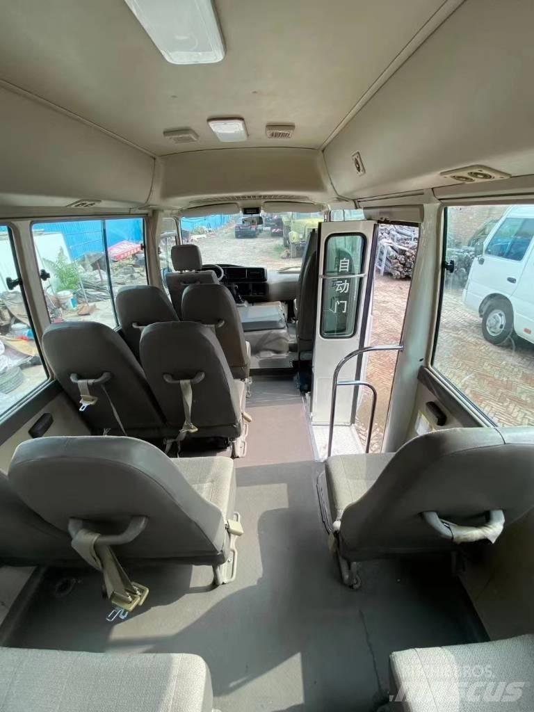 Toyota Coaster Bus حافلة صغيرة