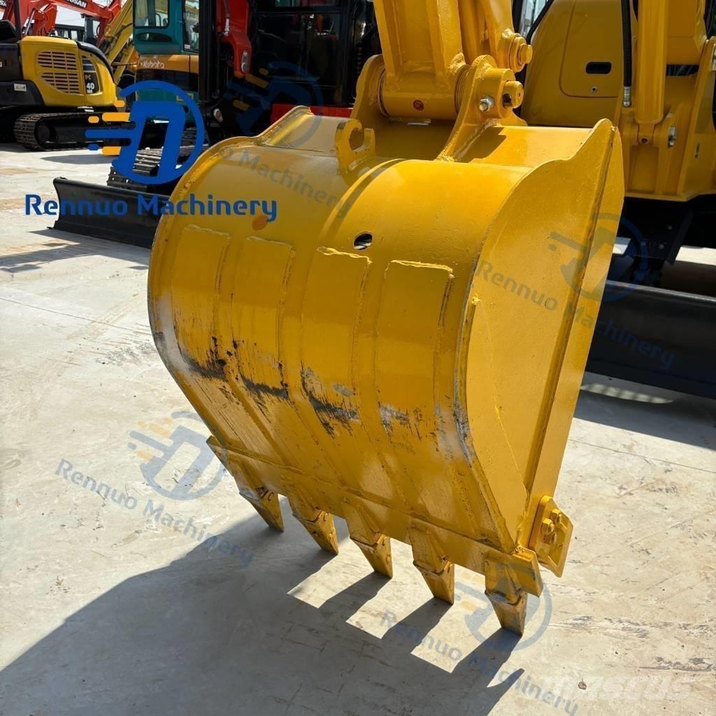 Komatsu PC 56 حفارات صغيرة أقل من 7 طن (حفارات صغيرة)