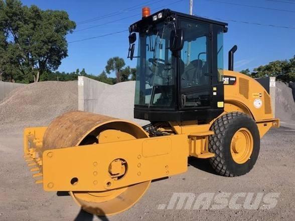 CAT CS44B مداحل ذات إطارات هوائية