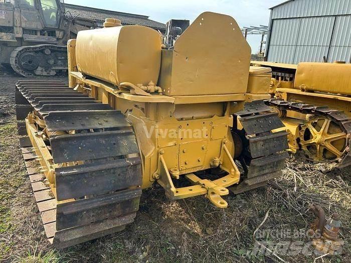 CAT D4 - بلدوزرات مجنزرة