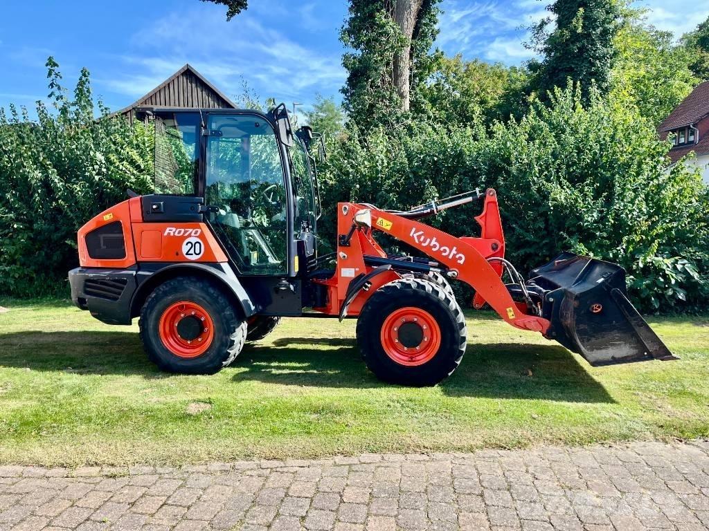 Kubota R 070 لوادر بعجل