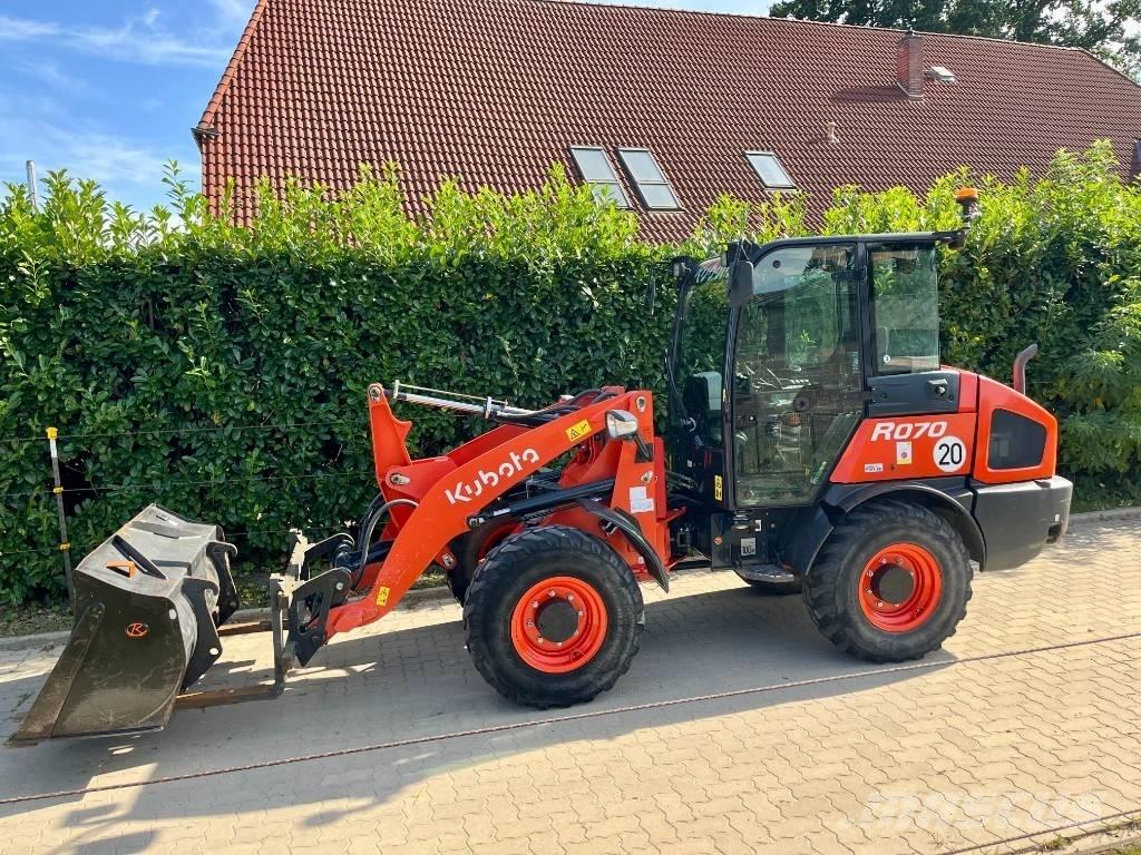 Kubota R 070 لوادر بعجل