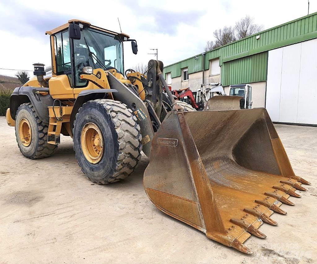 Volvo L 120 H لوادر بعجل
