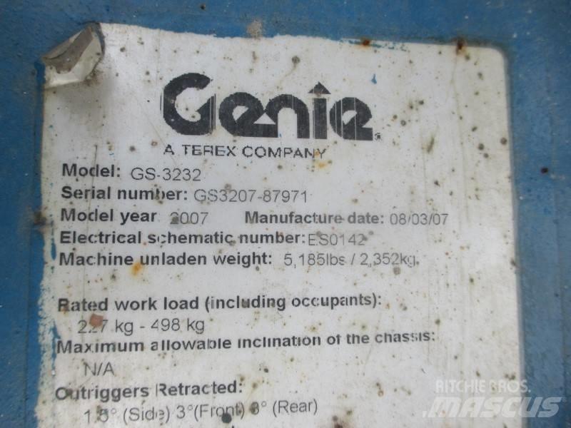 Genie GS 3232 رافعات مقصية الشكل