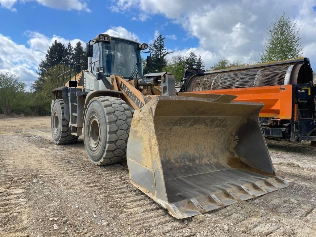 Liebherr L 576 لوادر بعجل