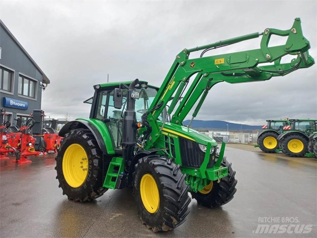 John Deere 6090M الجرارات