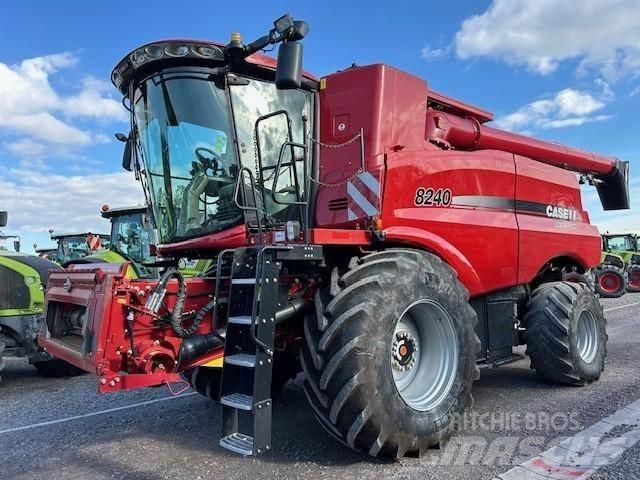 Case IH AF 8240 حصادات
