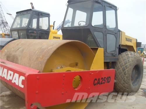 Dynapac CA 30 D مداحل أحادية الأسطوانة