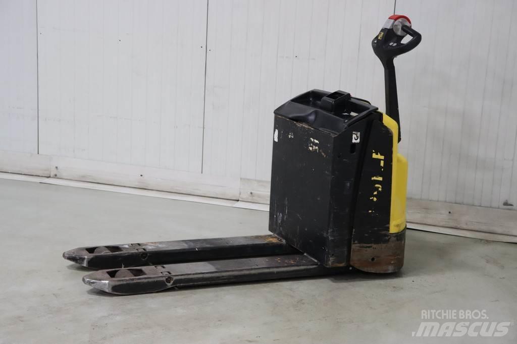 Hyster P1.6 معدات الرفع منخفض المستوى