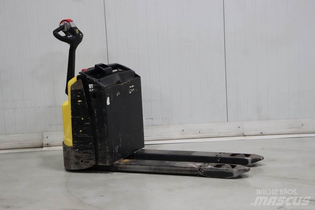 Hyster P1.6 معدات الرفع منخفض المستوى