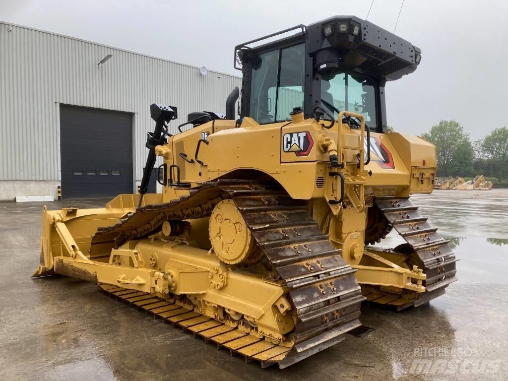CAT D 6 LGP بلدوزرات مجنزرة