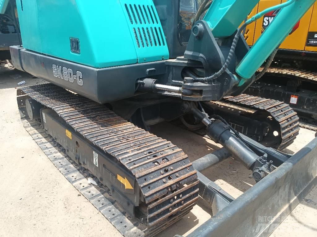 Kobelco SK 60 حفارات زحافة