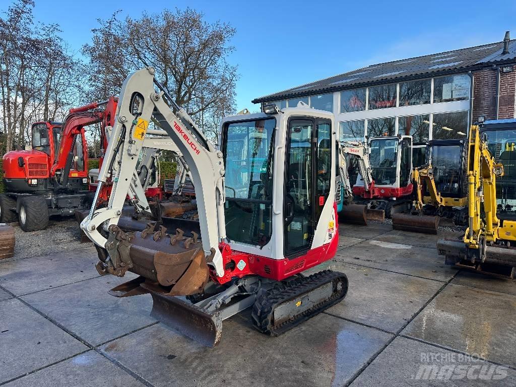 Takeuchi TB 216 حفارات صغيرة أقل من 7 طن (حفارات صغيرة)