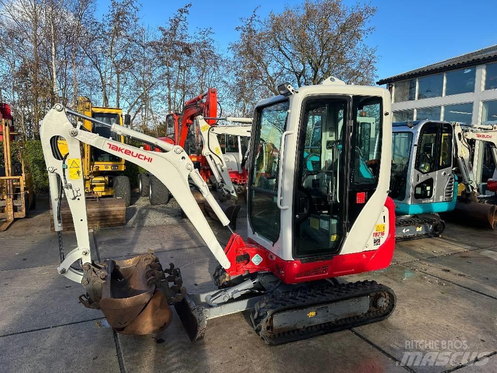 Takeuchi TB 216 حفارات صغيرة أقل من 7 طن (حفارات صغيرة)