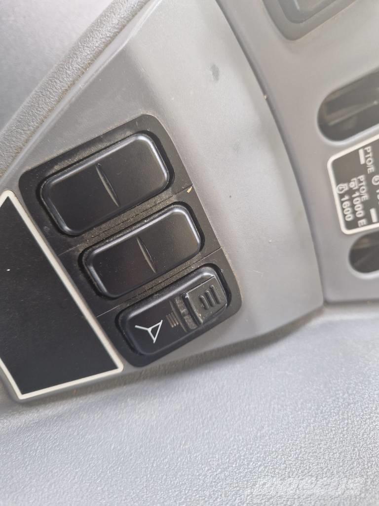 Kubota M7132 KVT الجرارات