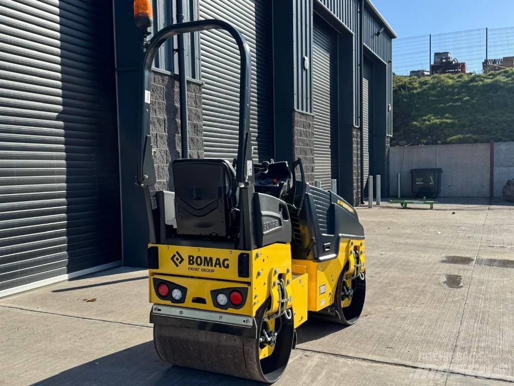 Bomag BW 80 AD-5 مداحل ثنائية الاسطوانة