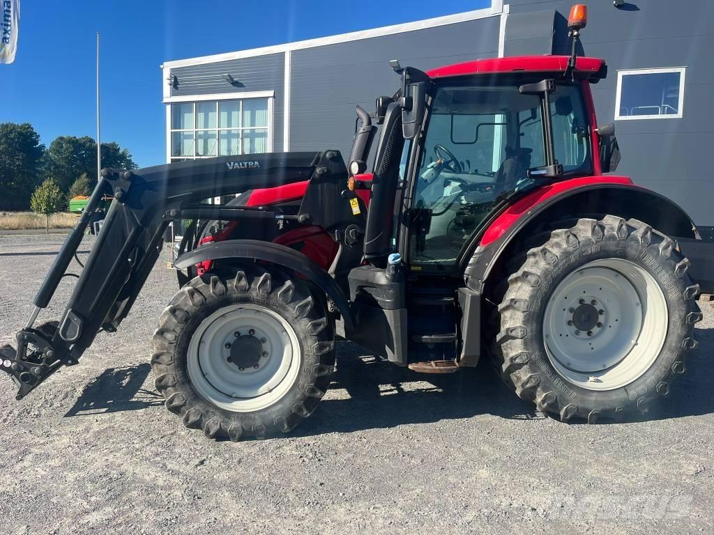 Valtra N 104 HiTech الجرارات