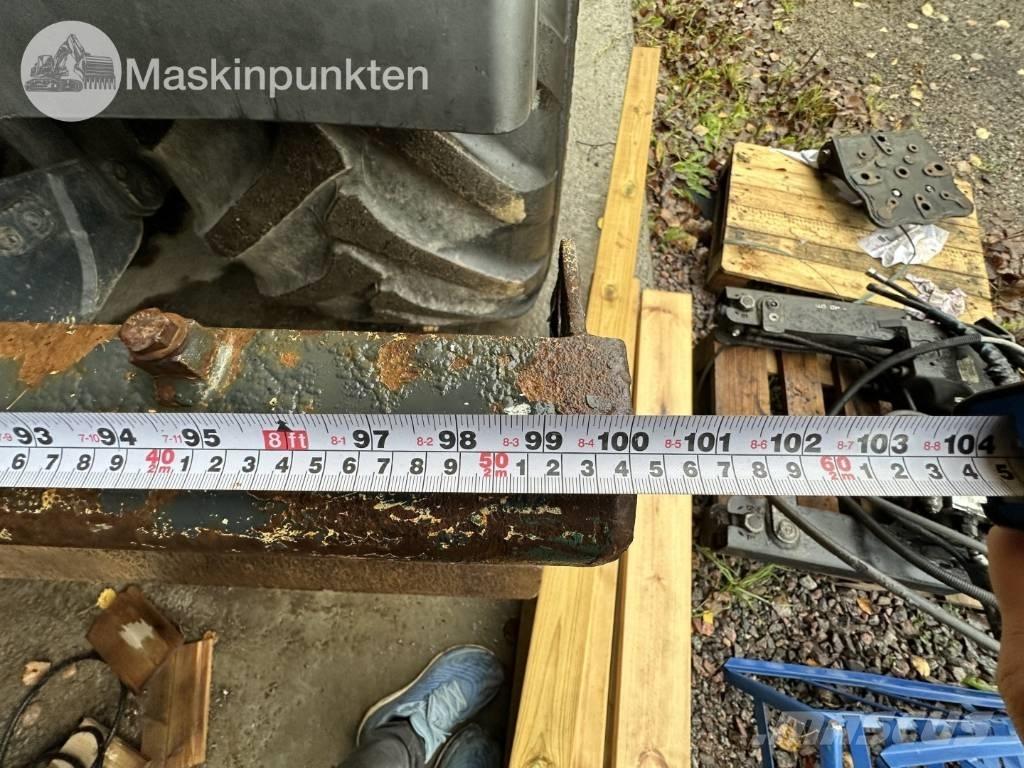 Komatsu PW 148-8 حفارات بعجل