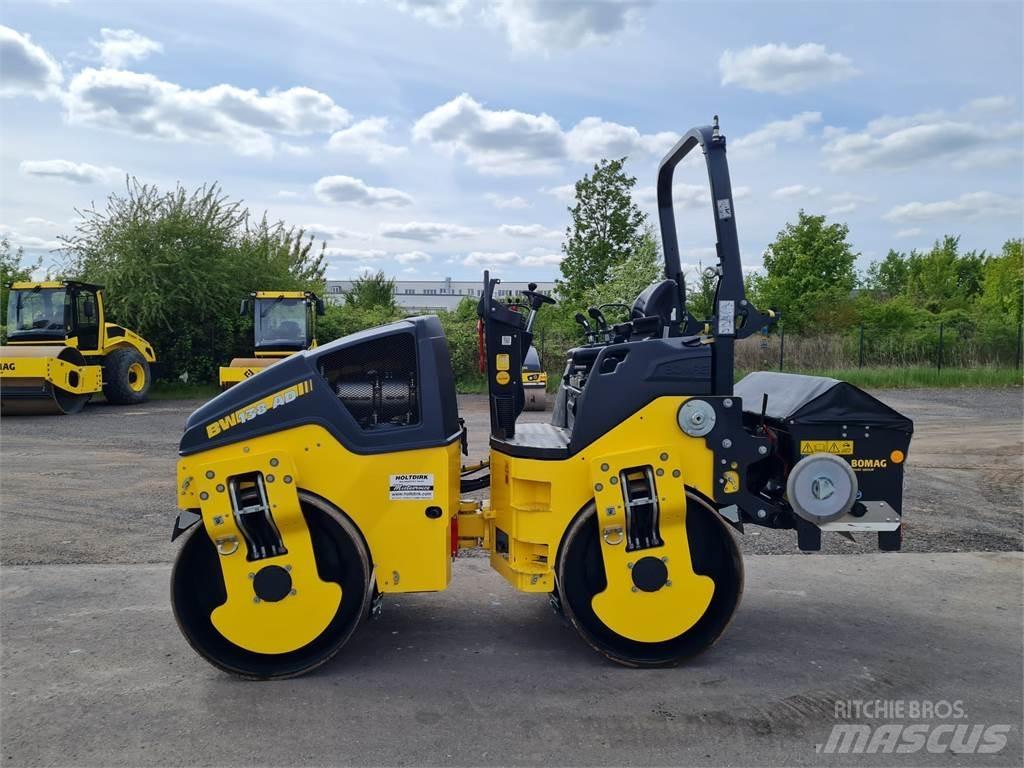 Bomag BW 138 AD-5 مداحل ثنائية الاسطوانة