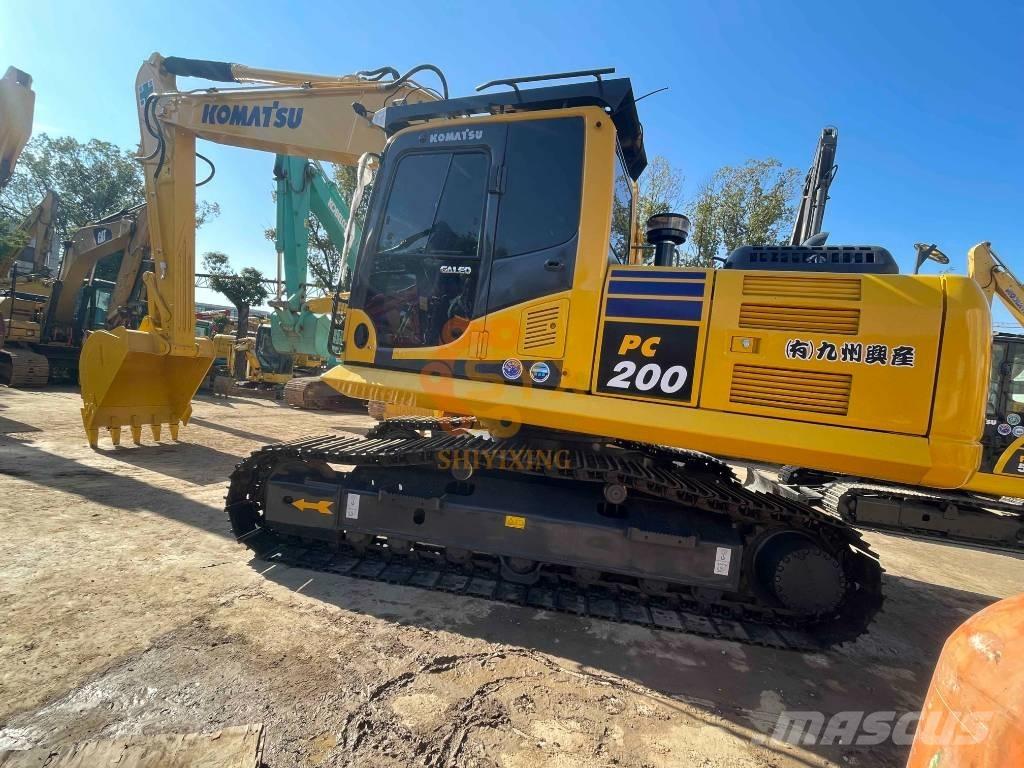 Komatsu PC 200-8 حفارات زحافة