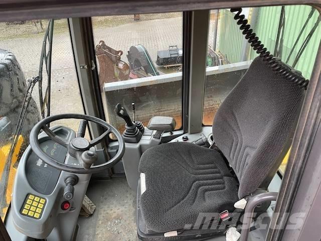 Volvo L30B PRO لوادر بعجل