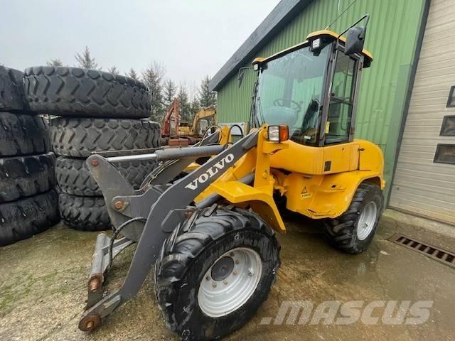 Volvo L30B PRO لوادر بعجل