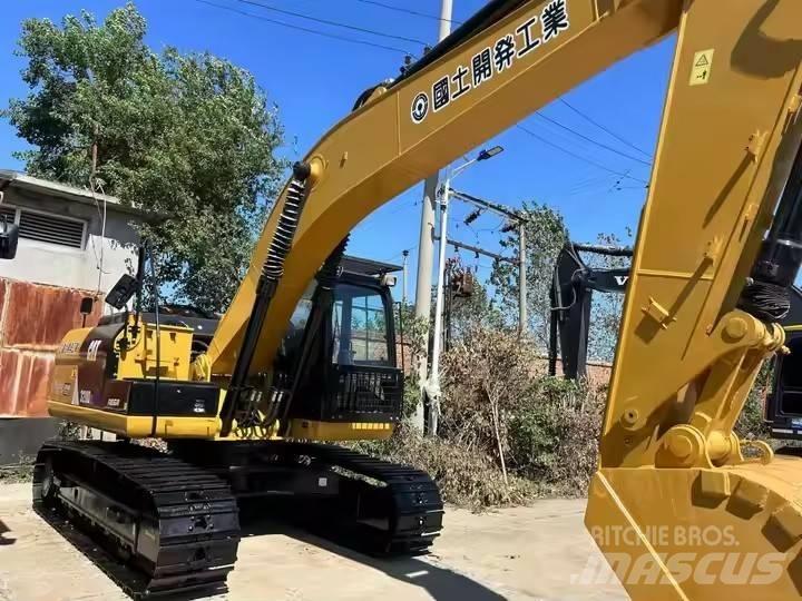 CAT CAT320D حفارات زحافة