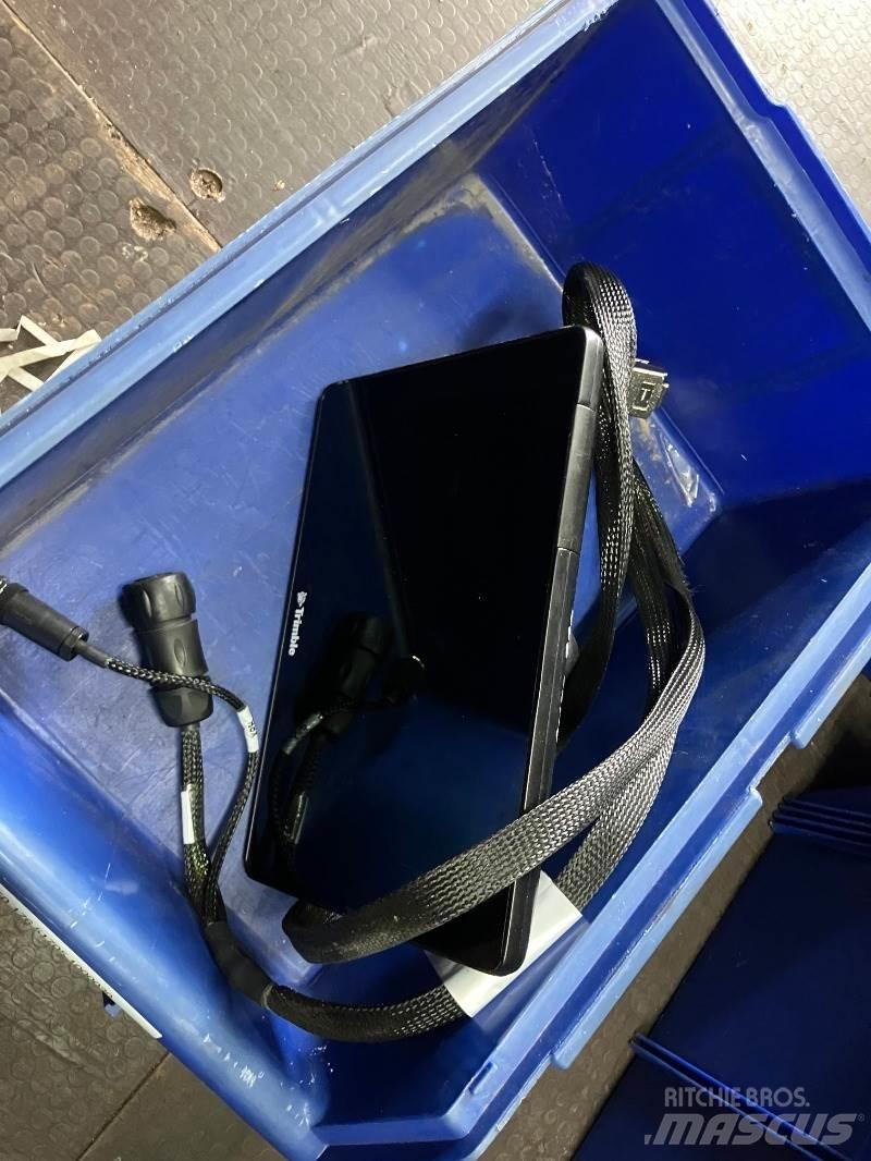 Trimble GFX 750 ملحقات أخرى للجرارات