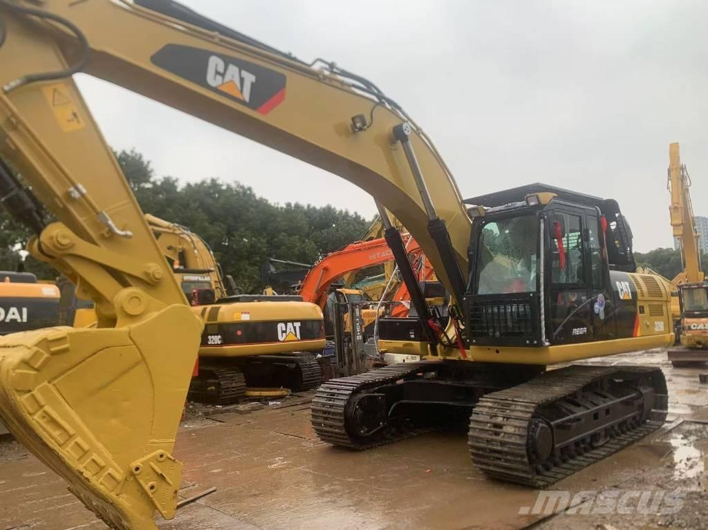 CAT 329 D حفارات زحافة