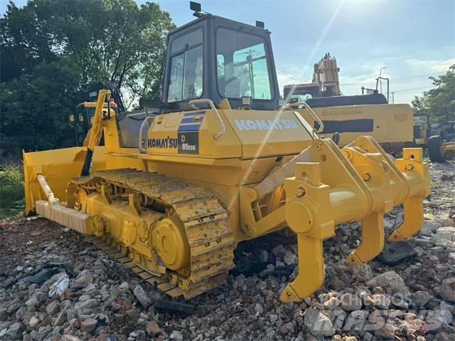 Komatsu D 85 بلدوزرات مجنزرة