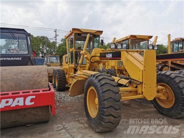 CAT 140 H معدات تمهيد الطرق
