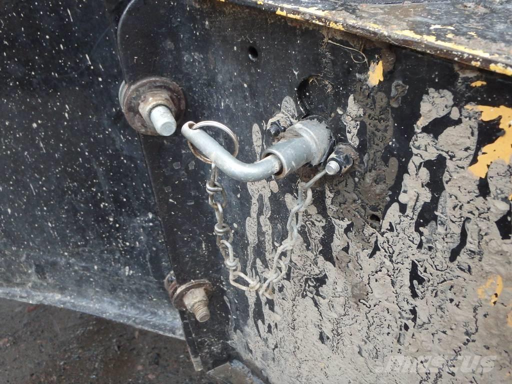 JCB 4 CN لوادر ذات جرافات عكسية