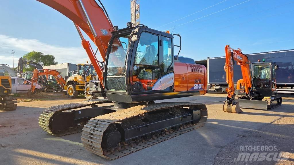 Hitachi ZX 210 حفارات زحافة