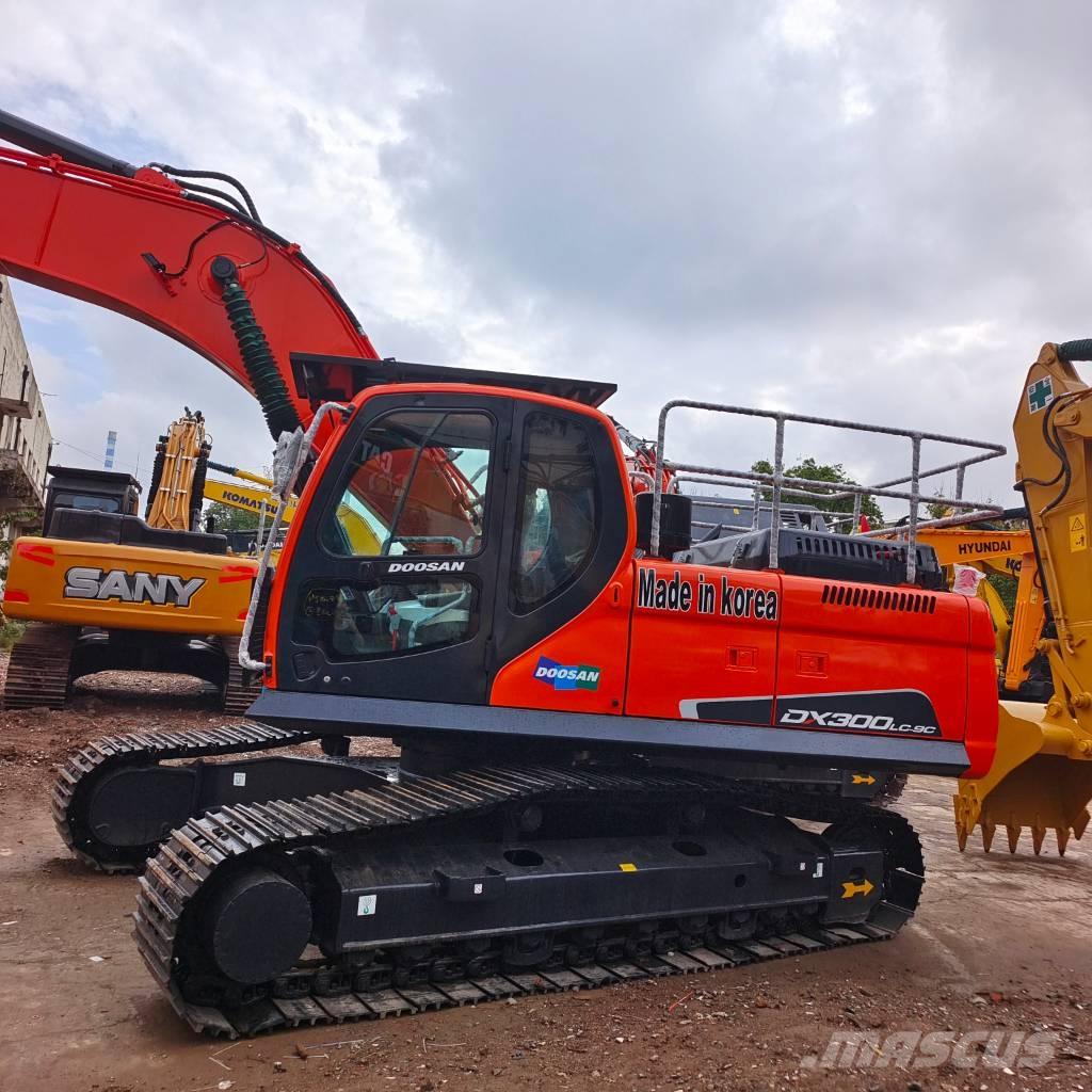 Doosan DX 300LC-9C حفارات زحافة