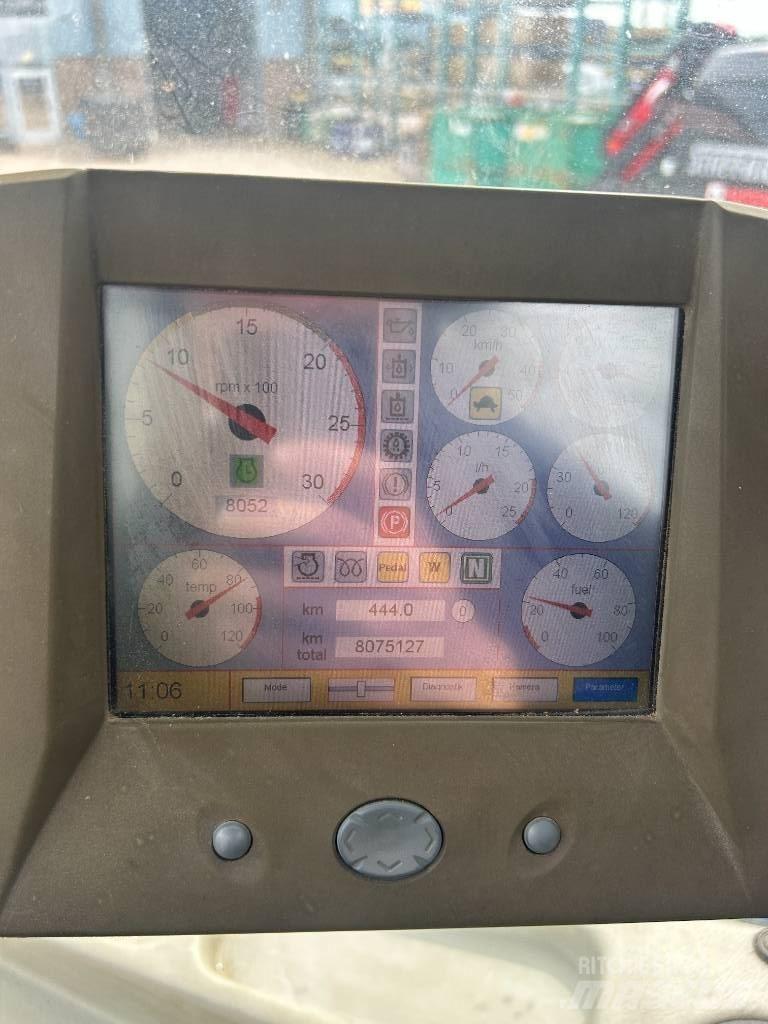 Lännen 8600 E لوادر ذات جرافات عكسية