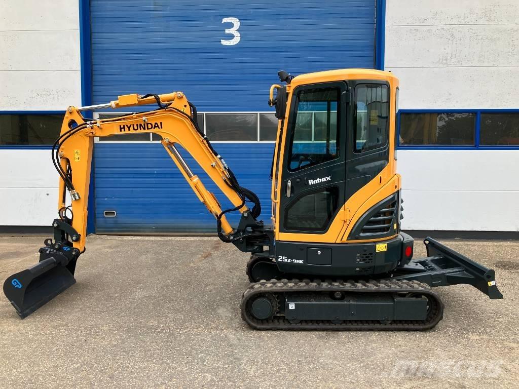 Hyundai R25Z-9AK حفارات صغيرة أقل من 7 طن (حفارات صغيرة)