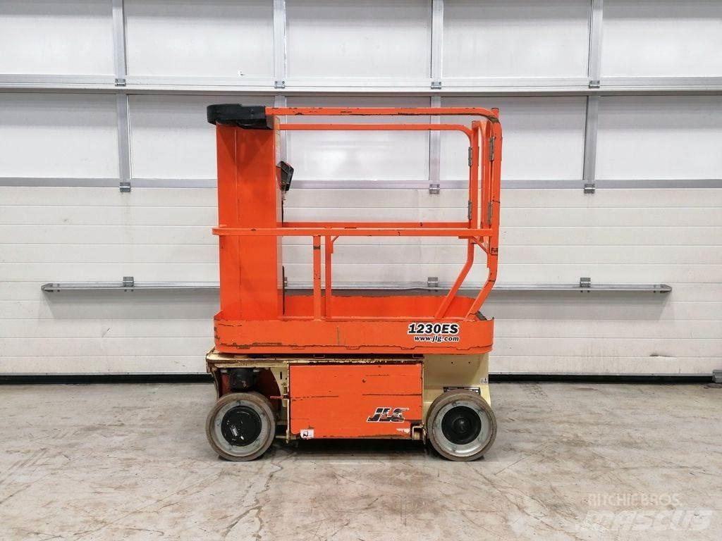 JLG 1230ES رافعات مقصية الشكل