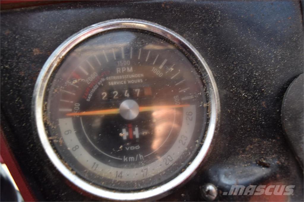 Case IH 624 الجرارات