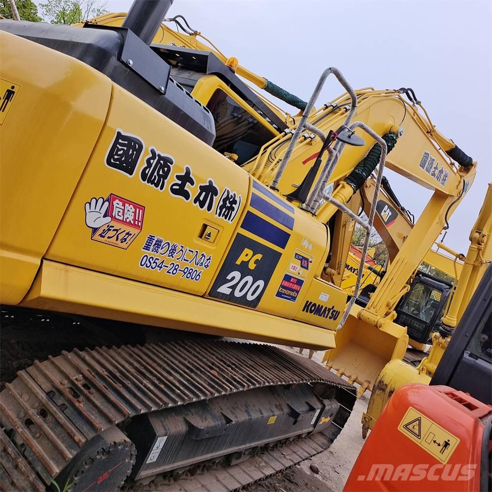 Komatsu PC 200-8 حفارات زحافة