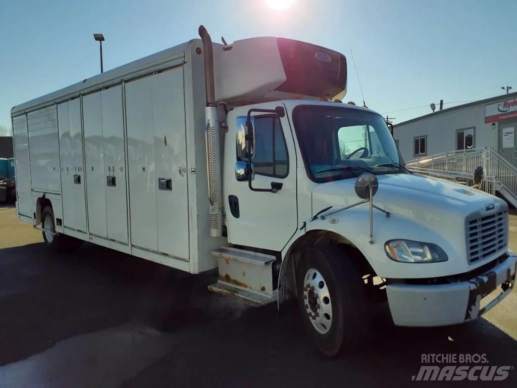 Freightliner M2 شاحنات نقل المشروبات
