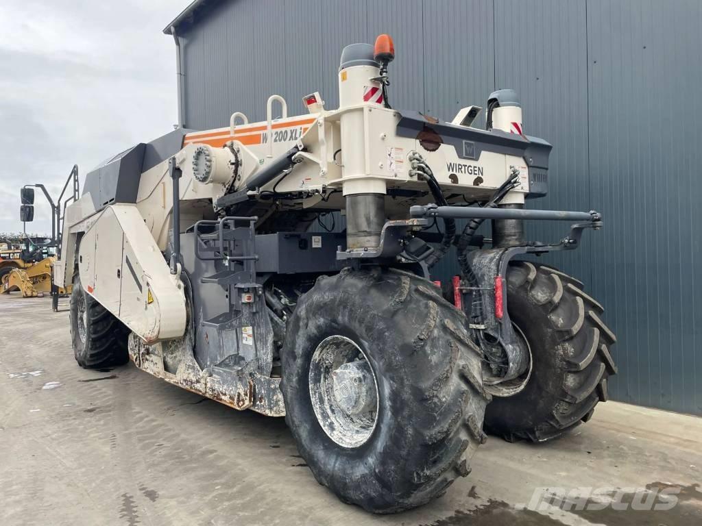 Wirtgen WR200XLi ضاغطات التربة