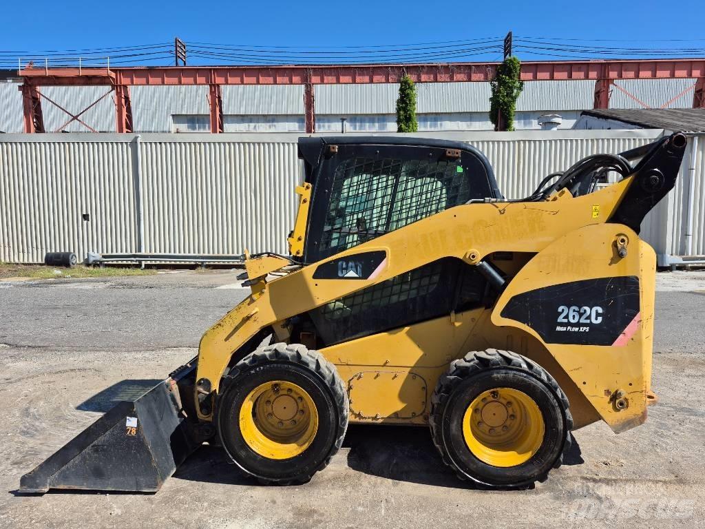 CAT 262 C لوادر انزلاقية التوجيه