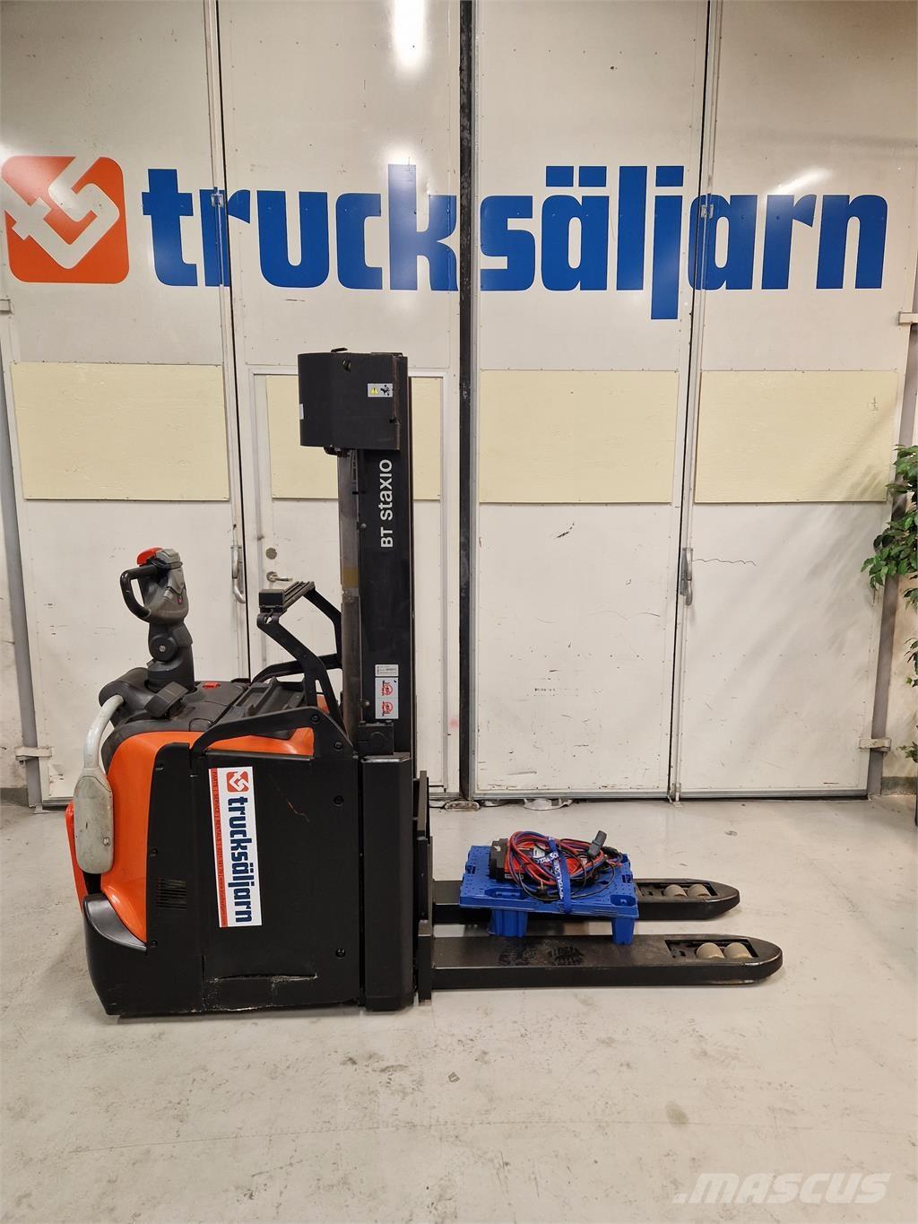 Toyota SPE160L شاحنات مناولة ذاتية الدفع