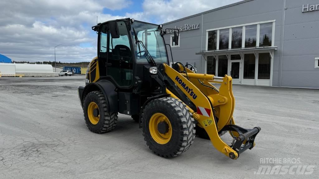Komatsu WA 80 M لوادر بعجل