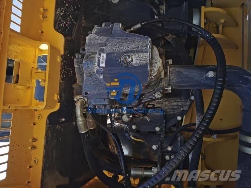 Komatsu PC360-7 حفارات زحافة