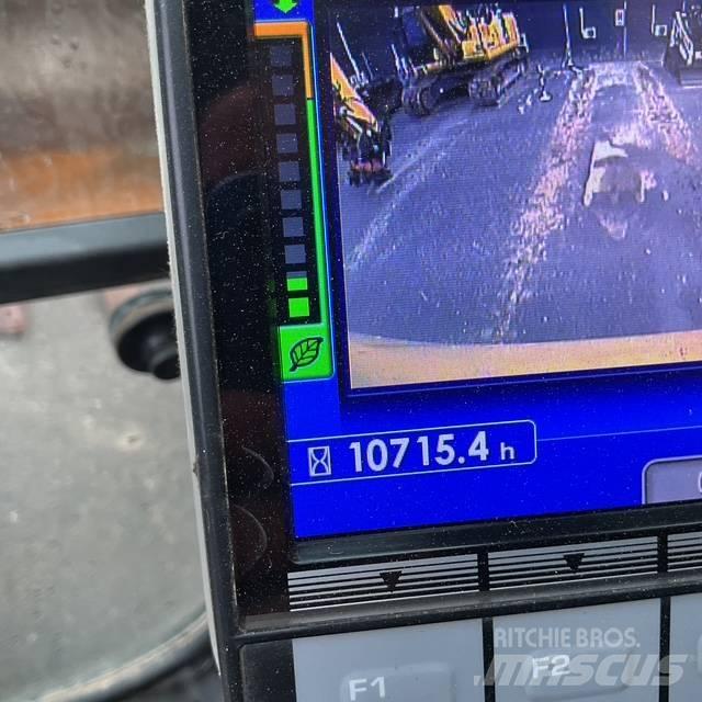 Komatsu PC240 حفارات زحافة