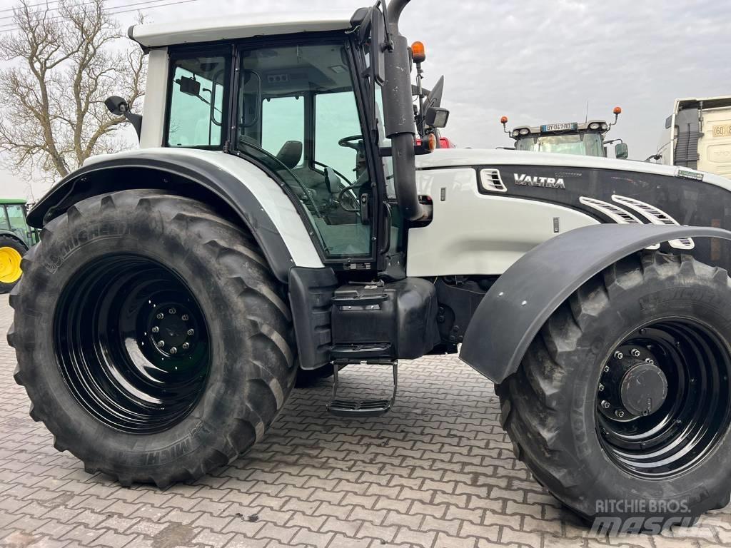 Valtra T 202 Versu الجرارات