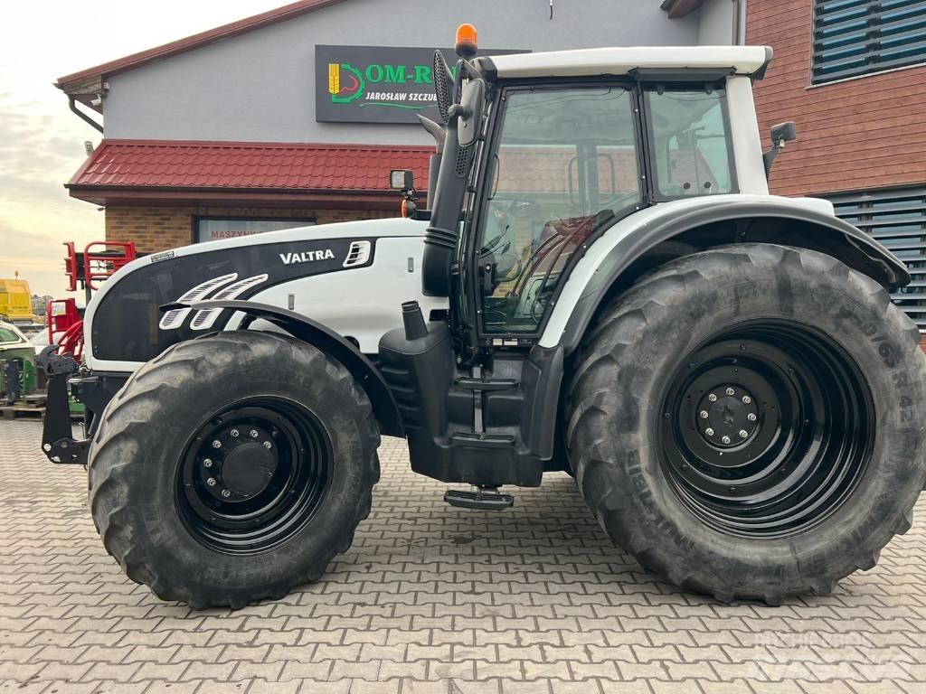 Valtra T 202 Versu الجرارات