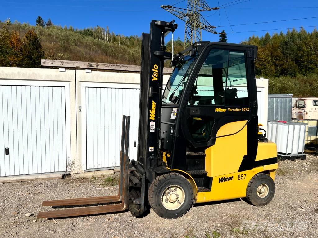 Yale GLP 030 VX شاحنات LPG