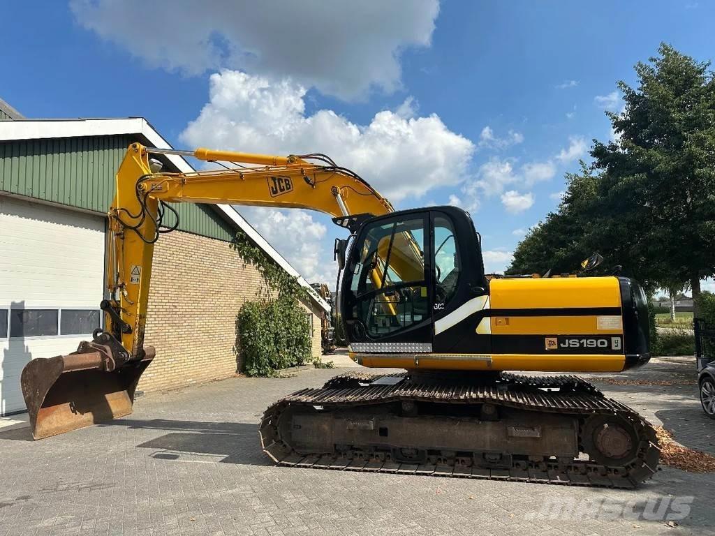 JCB JS190 LC حفارات زحافة
